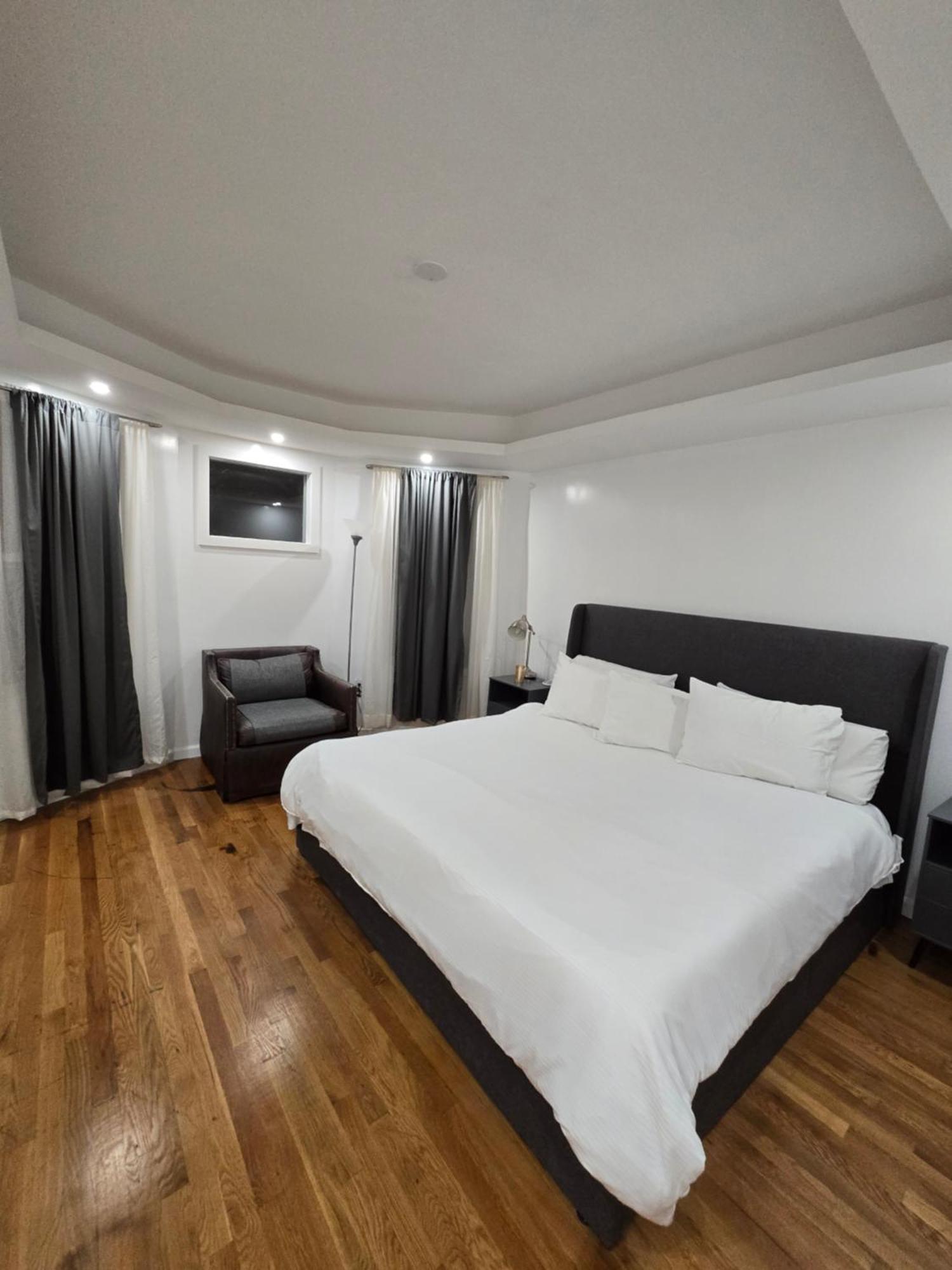 Beautiful Boston Bedroom - New Renovation Exterior foto