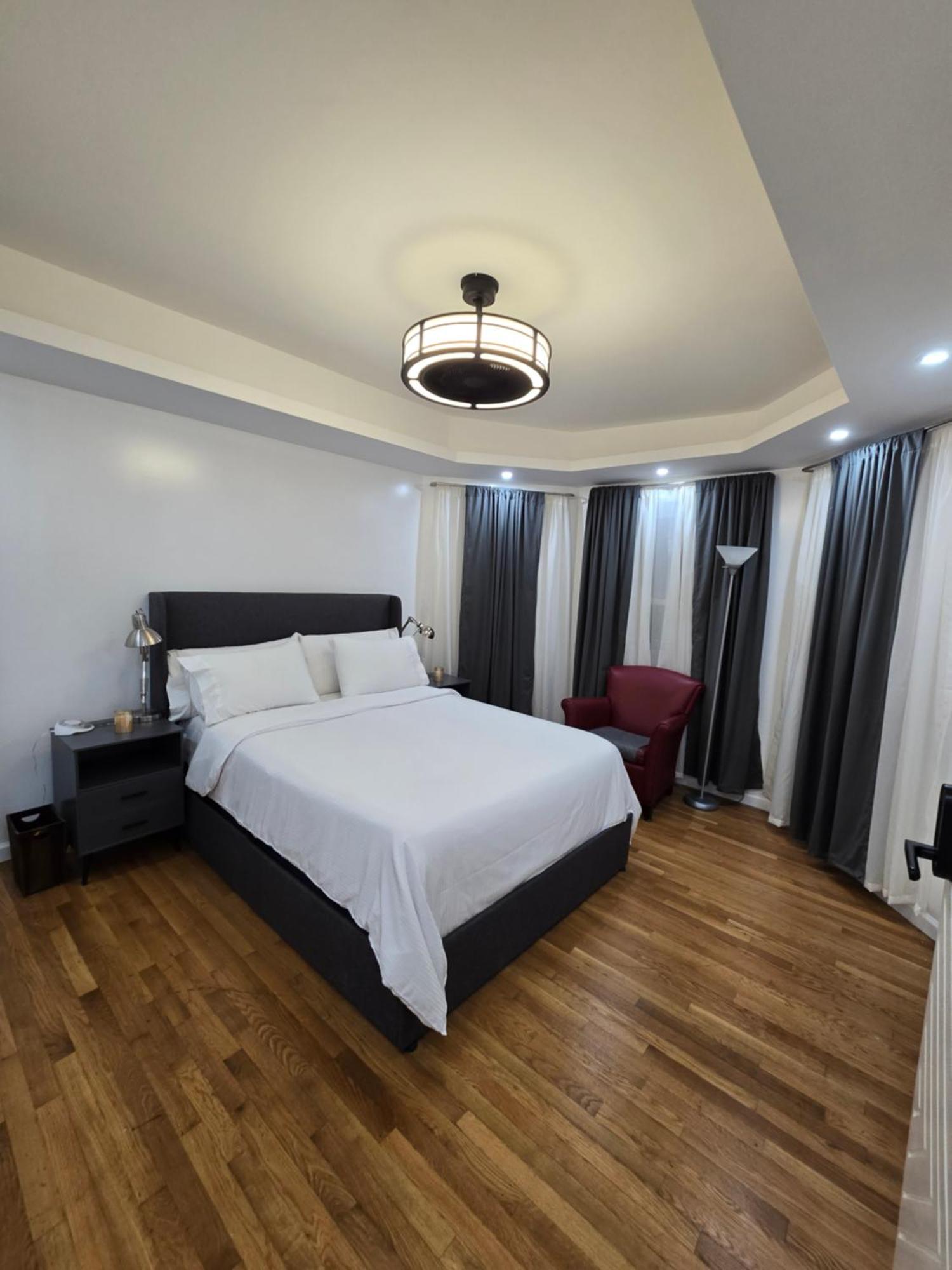 Beautiful Boston Bedroom - New Renovation Exterior foto